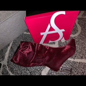 Crushed velvet knee high boots